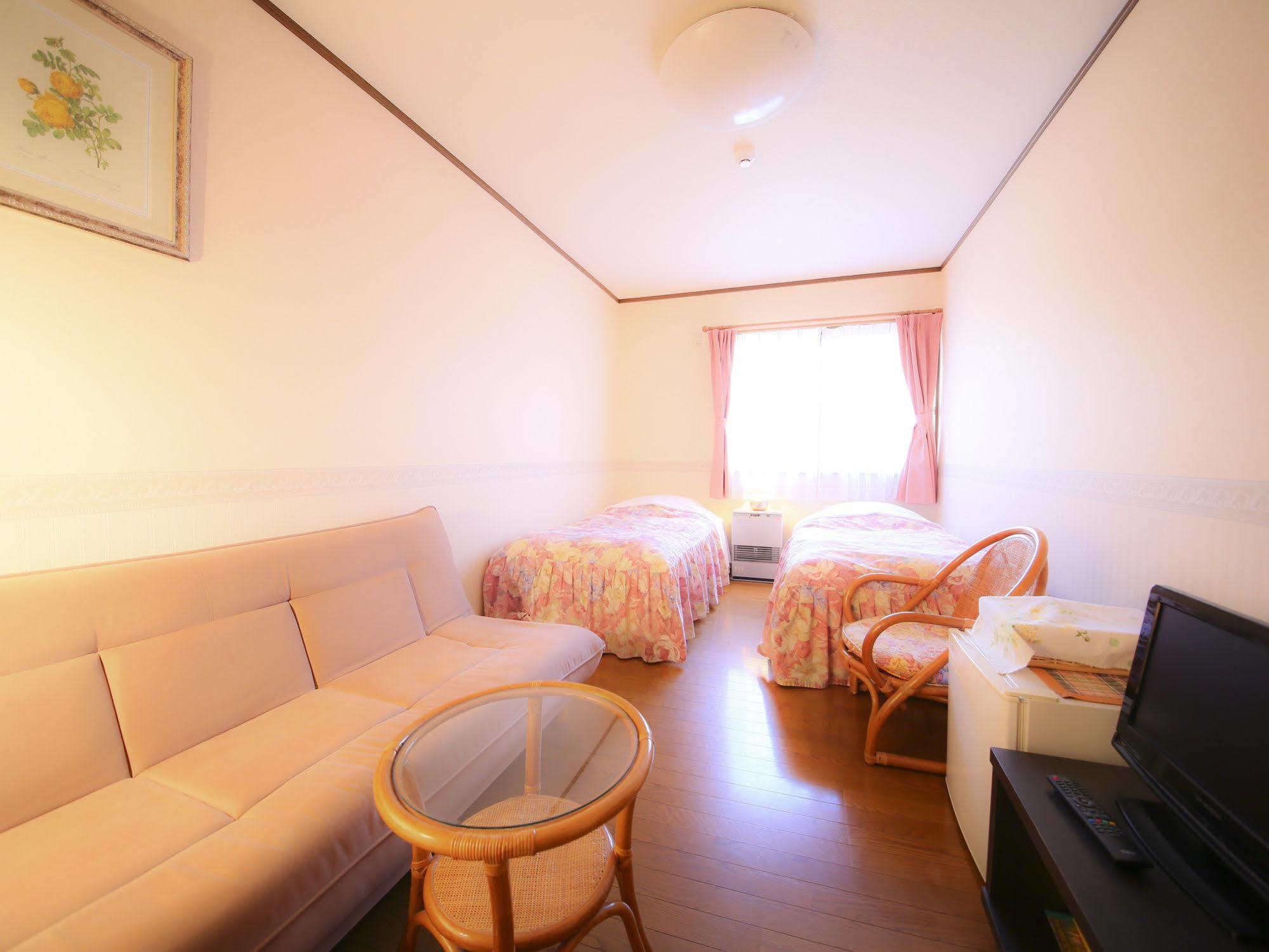 เพทิท โฮเต็ล อนิเซ การ์เดน Hotel ฮาคุบะ ภายนอก รูปภาพ